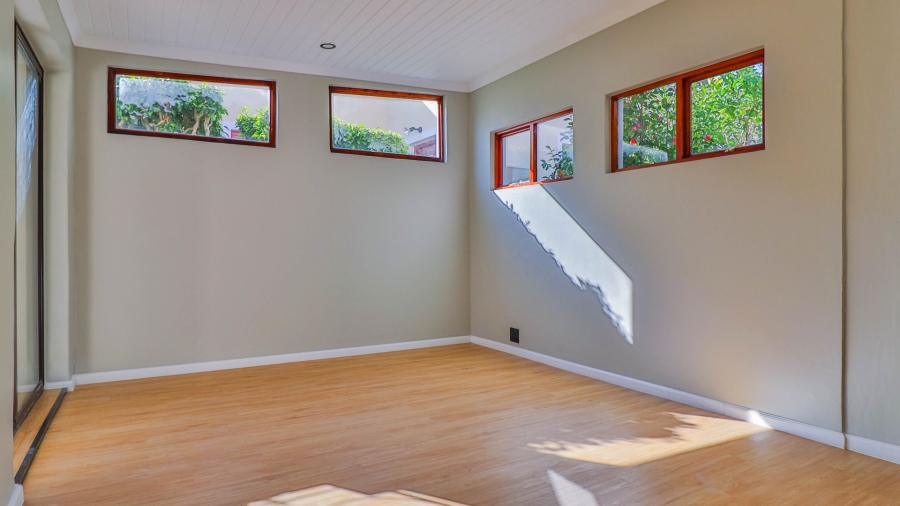 3 Bedroom Property for Sale in Sandbaai Western Cape